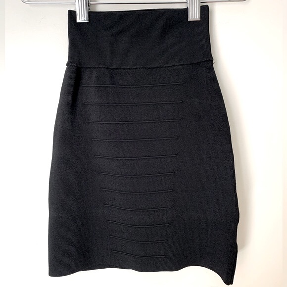 Guess by Marciano size XXS bandage skirt - Picture 3 of 11